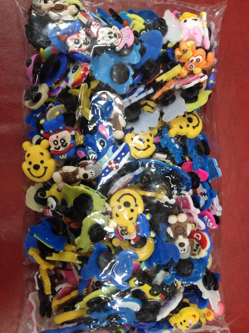 Pin para crocs personajes
