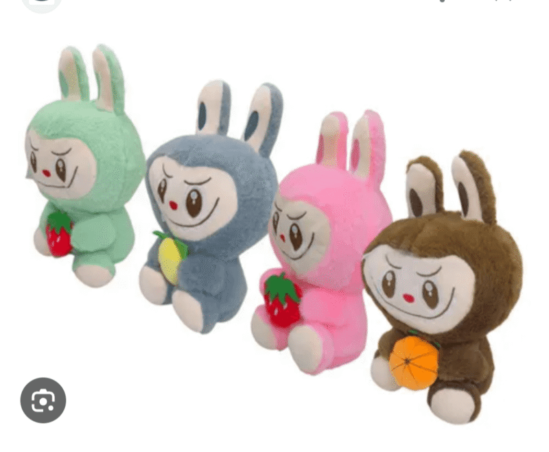 Peluche Labubu con frutas