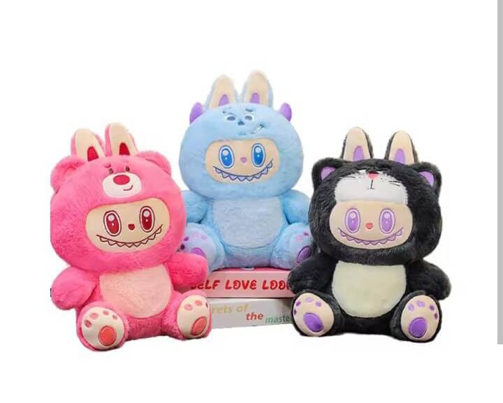 Peluche Labubu disfrazado