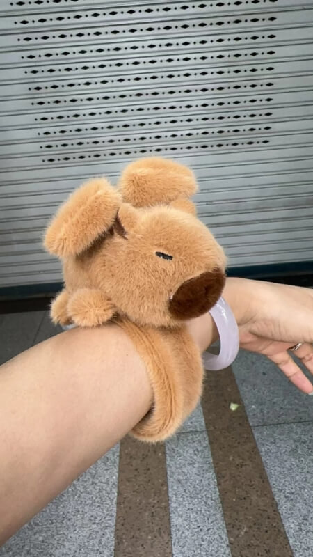 Pulsera peluche capibara $7500 